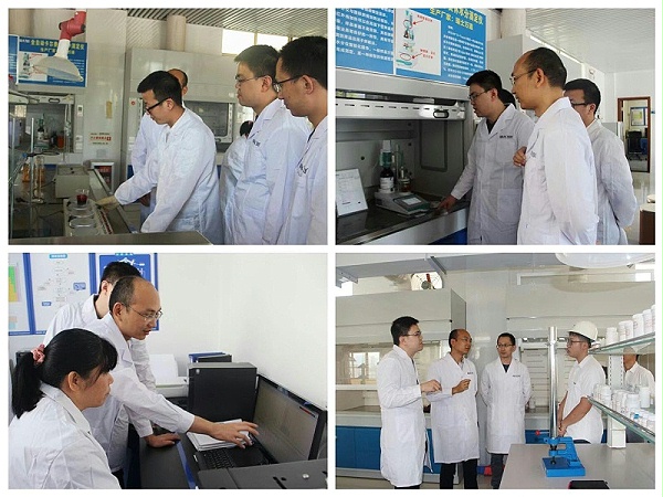 广工博士在实验室指导我司员工.jpg