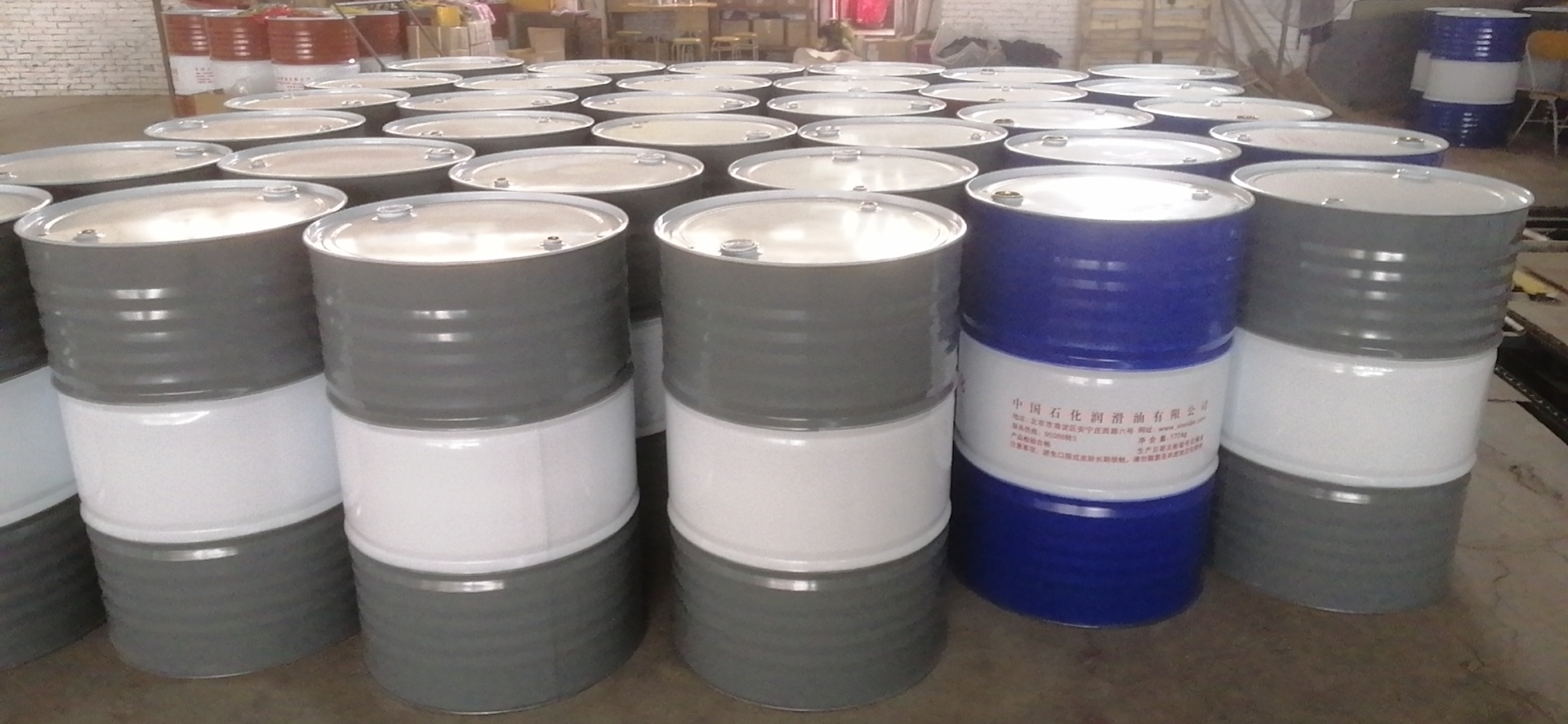 水性钢桶漆好施工吗?